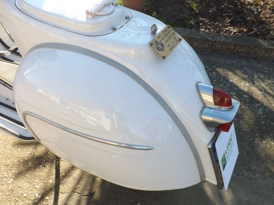 Image 20/40 de Piaggio Vespa 160 GS (1964)