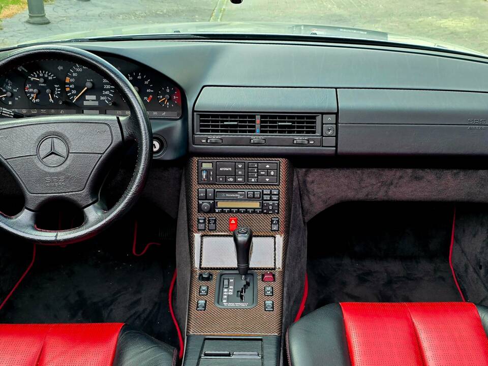 Image 12/61 of Mercedes-Benz SL 320 &quot;Mille Miglia&quot; (1995)