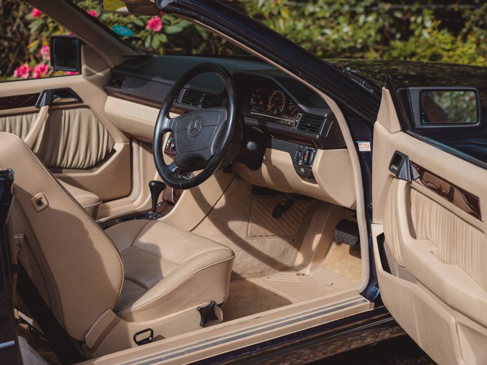 Imagen 5/41 de Mercedes-Benz E 220 (1995)