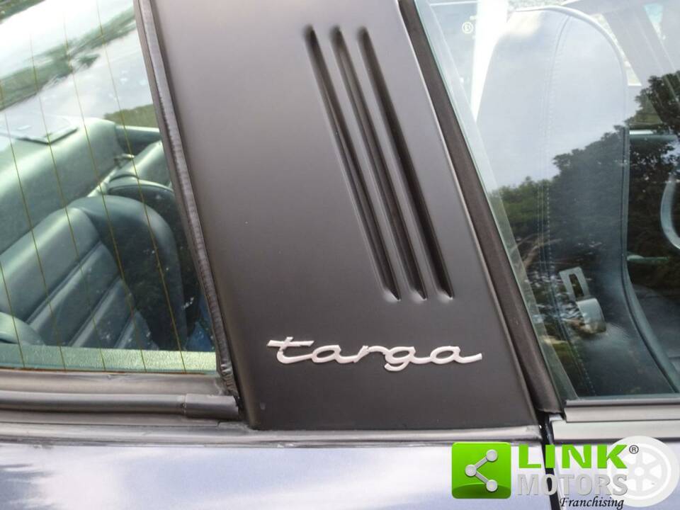 Image 12/23 de Porsche 911 Carrera 3.2 (1988)