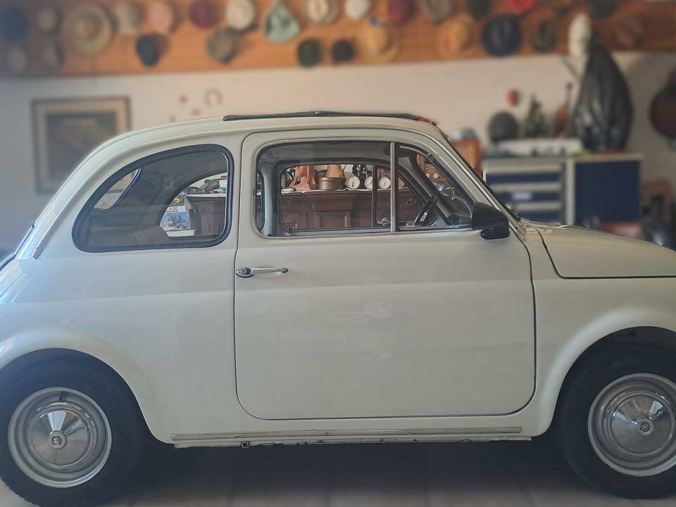 Image 2/31 of FIAT 500 L (1972)