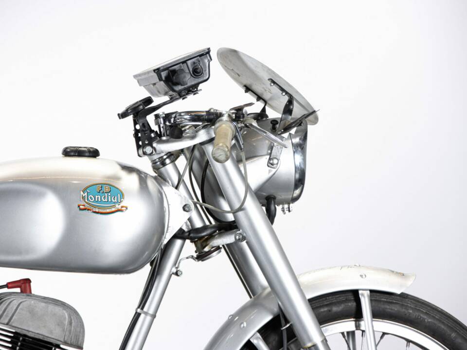 Bild 37/50 von Mondial 160 Sport Lusso (1954)
