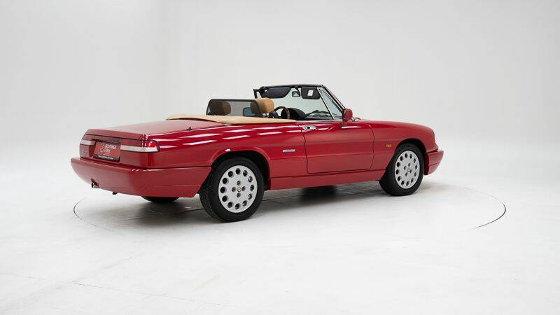 Imagen 2/15 de Alfa Romeo 2.0 Spider (1991)