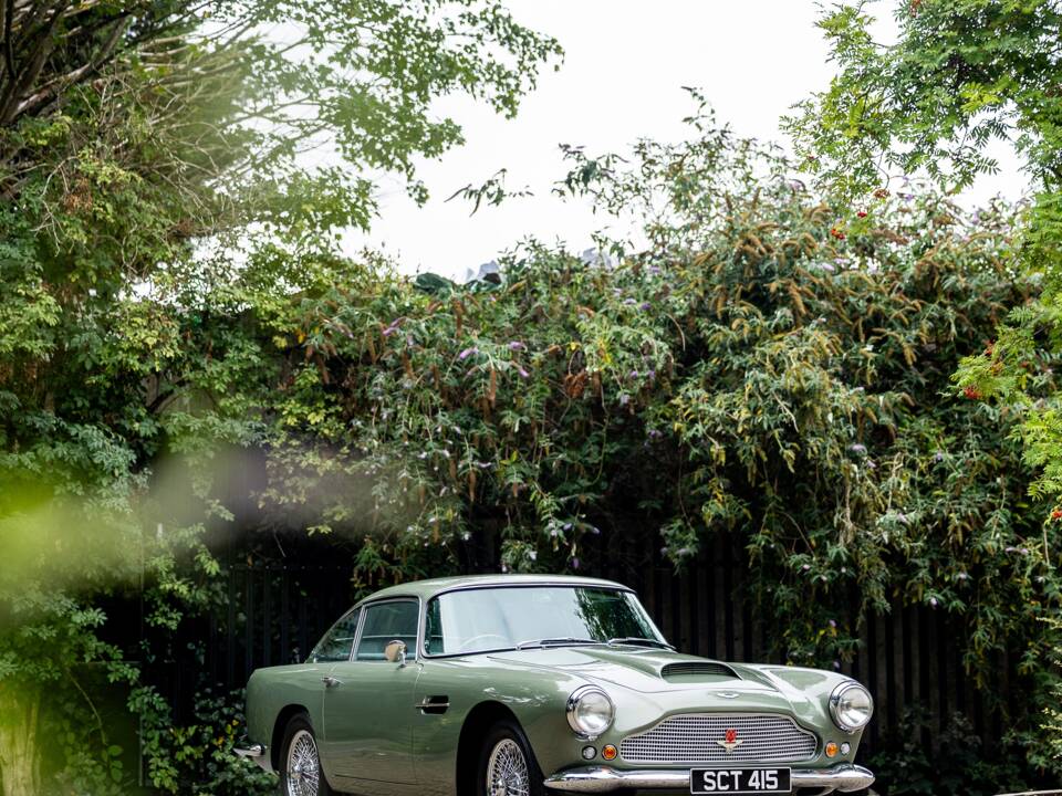Image 8/50 de Aston Martin DB 4 (1960)