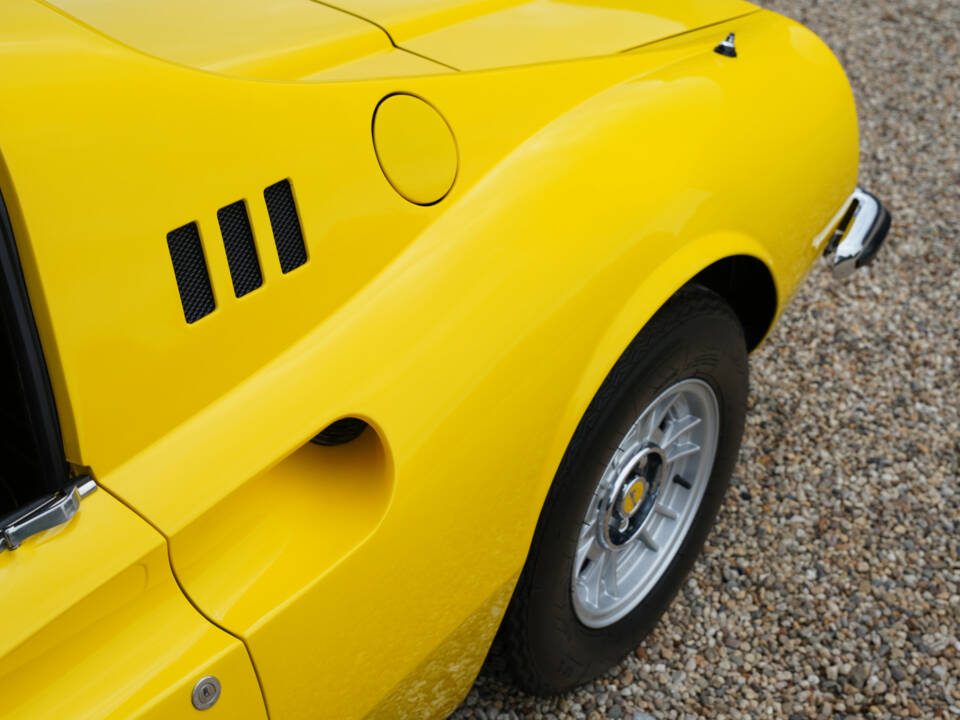 Bild 19/50 von Ferrari Dino 246 GTS (1973)