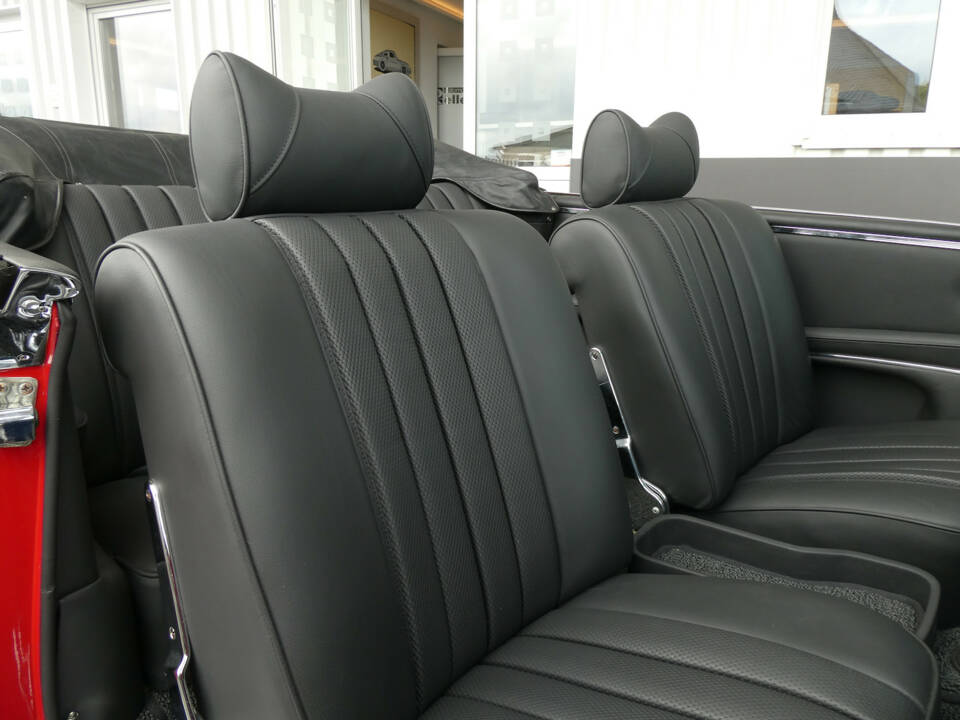 Afbeelding 14/28 van Mercedes-Benz 250 SE (1965)
