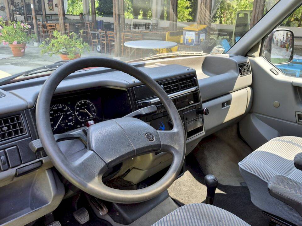 Bild 25/71 von Volkswagen T4 California 2.4 D (1994)