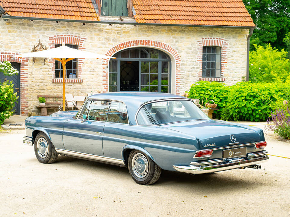 Image 4/48 of Mercedes-Benz 280 SE (1969)