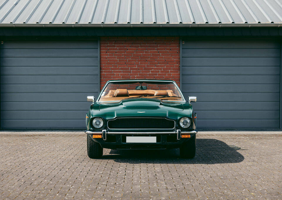 Image 2/15 of Aston Martin V8 Volante (1980)