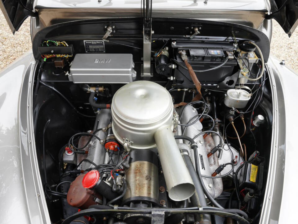 Immagine 4/50 di BMW 501 V8 (1965)