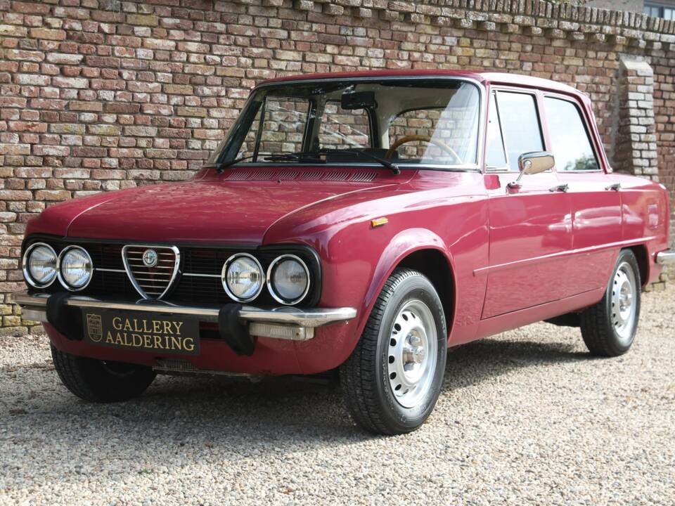 Bild 9/50 von Alfa Romeo Giulia Nuova Super 1300 (1975)