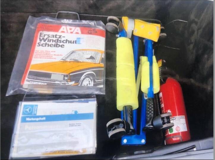 Image 10/12 de Mercedes-Benz 300 SL (1988)