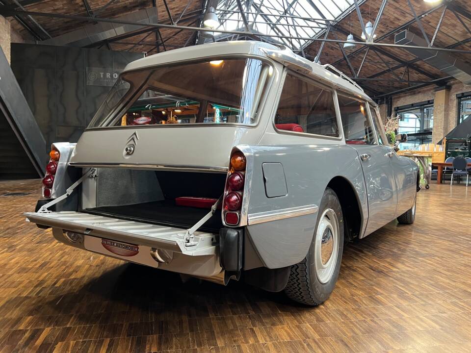 Image 28/30 of Citroën DS 20 Familiale (1970)