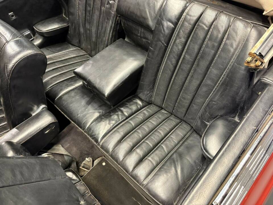 Image 30/49 de Mercedes-Benz 280 SE 3,5 (1971)