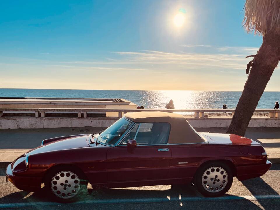 Image 2/21 of Alfa Romeo 1.6 Spider (1991)