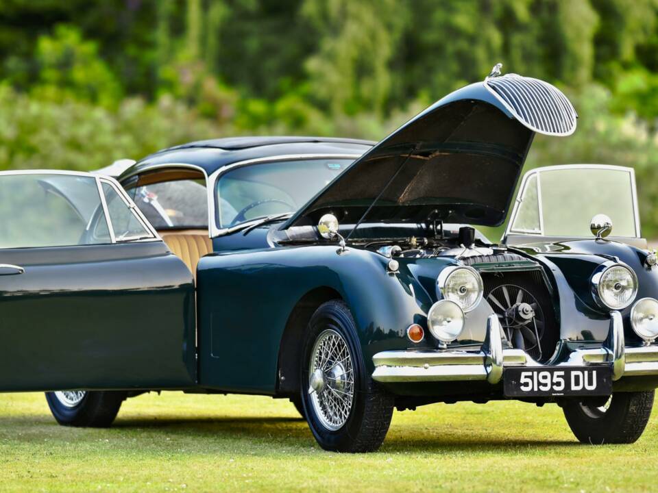 Image 18/50 of Jaguar XK 150 FHC (1960)