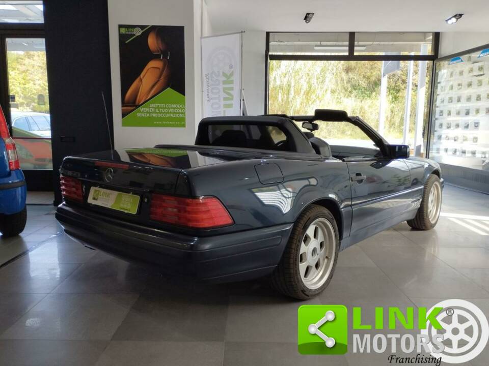 Image 8/10 of Mercedes-Benz SL 320 (1995)