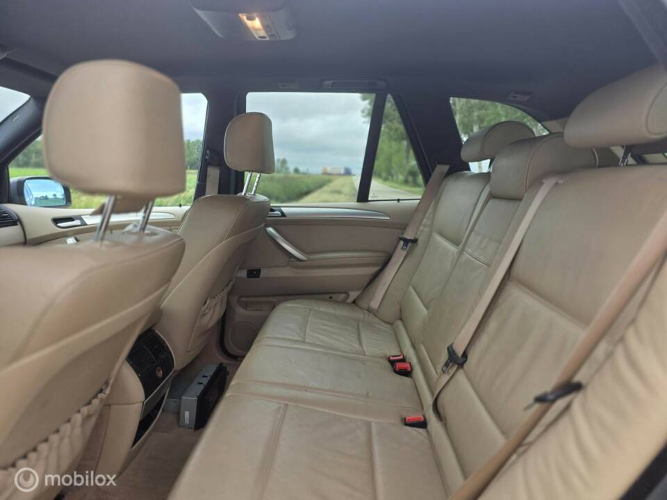 Bild 30/46 von BMW X5 3.0i (2003)