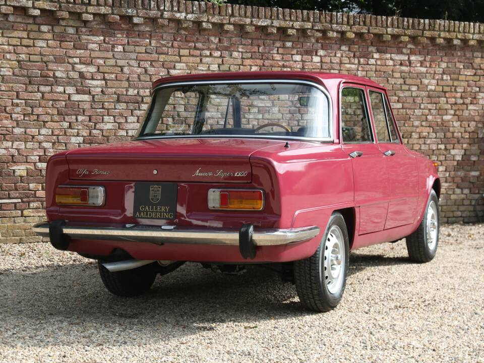 Bild 48/50 von Alfa Romeo Giulia Nuova Super 1300 (1975)