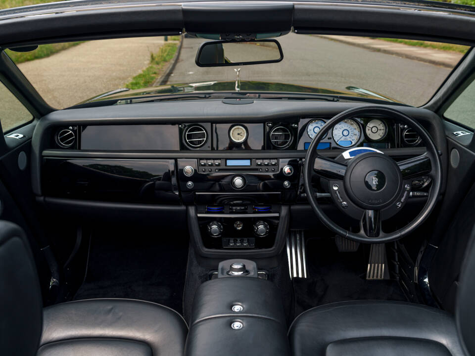 Immagine 18/29 di Rolls-Royce Phantom DHC (2008)