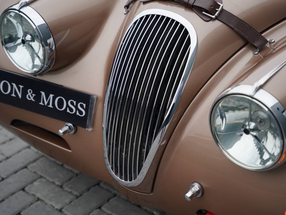 Image 38/50 of Jaguar XK 120 OTS (1950)