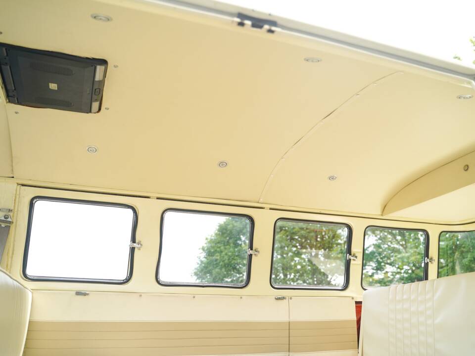 Image 38/50 of Volkswagen T1 Kombi (1964)