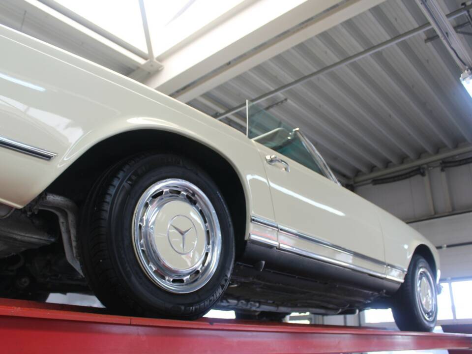 Image 11/50 of Mercedes-Benz 250 SL (1967)