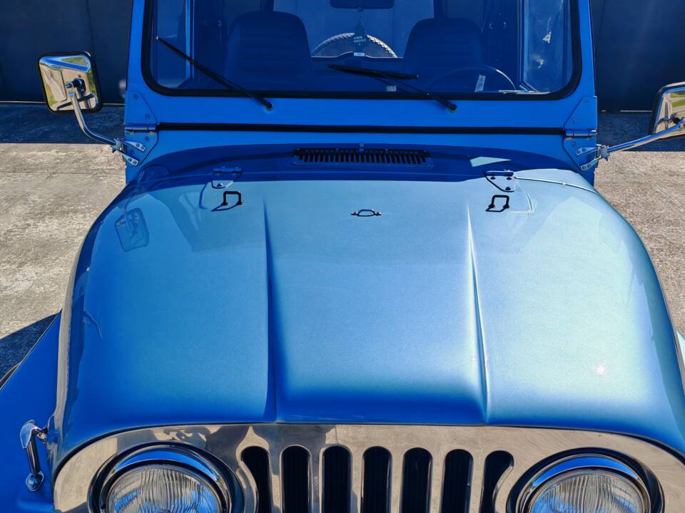 Image 13/31 of Jeep CJ-7 2.4L Diesel (1983)