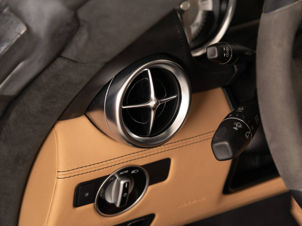 Imagen 42/59 de Mercedes-Benz SLS AMG Roadster (2012)