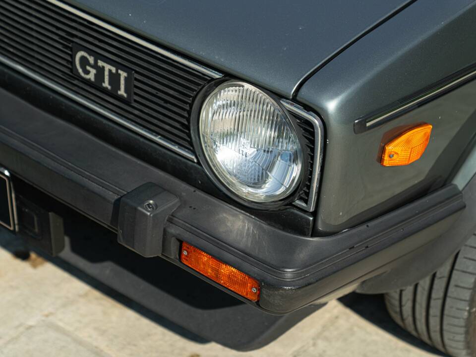 Image 33/50 of Volkswagen Golf I Cabrio GLi 1.8 (1983)