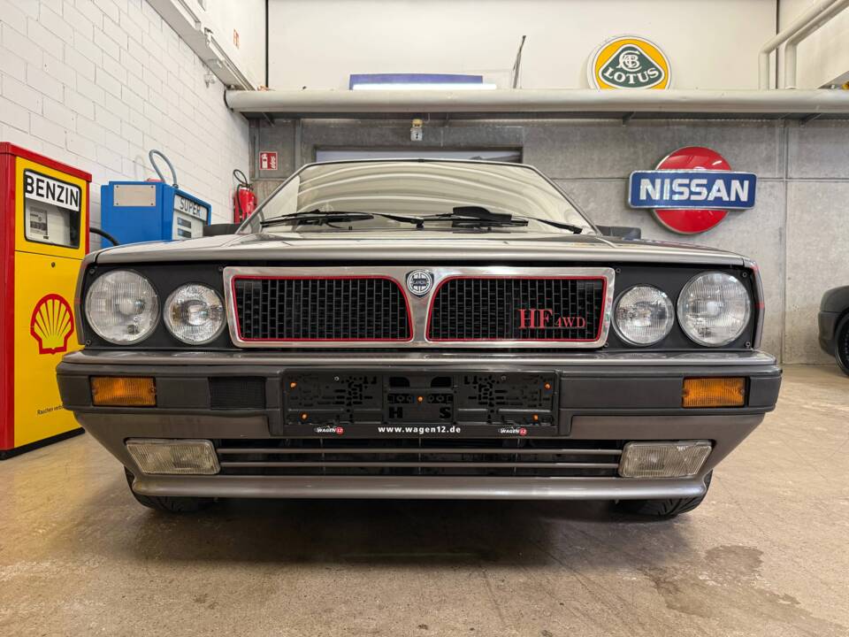 Imagen 3/20 de Lancia Delta HF Integrale (1989)