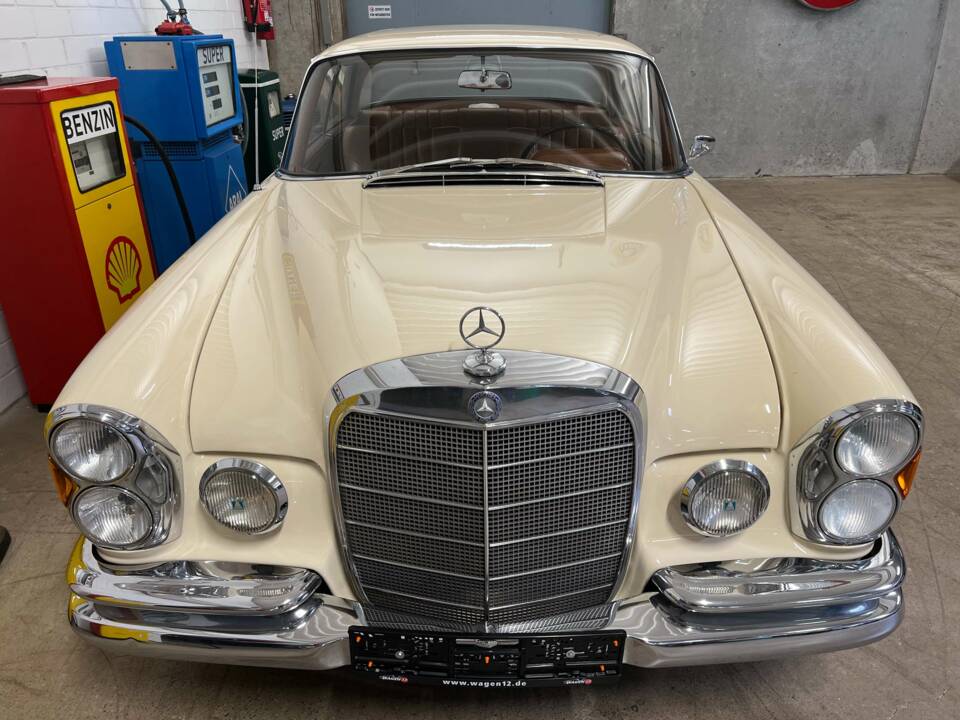 Image 4/15 of Mercedes-Benz 220 SE b (1965)