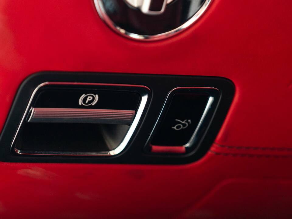 Image 43/50 of Mercedes-Benz SLS AMG (2010)