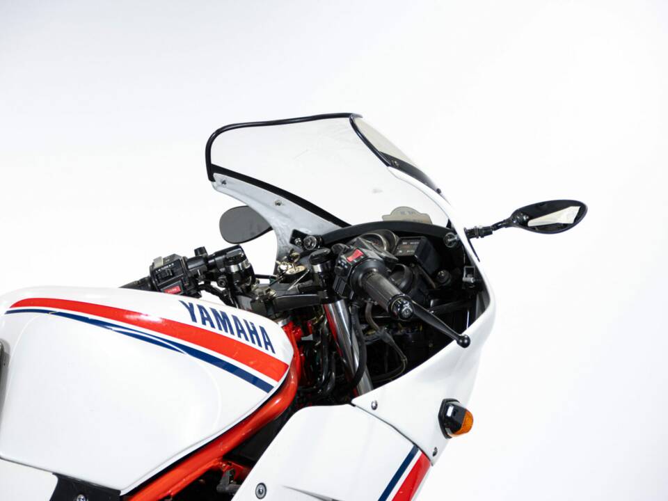 Image 12/50 of Yamaha RD 350 LC (1990)