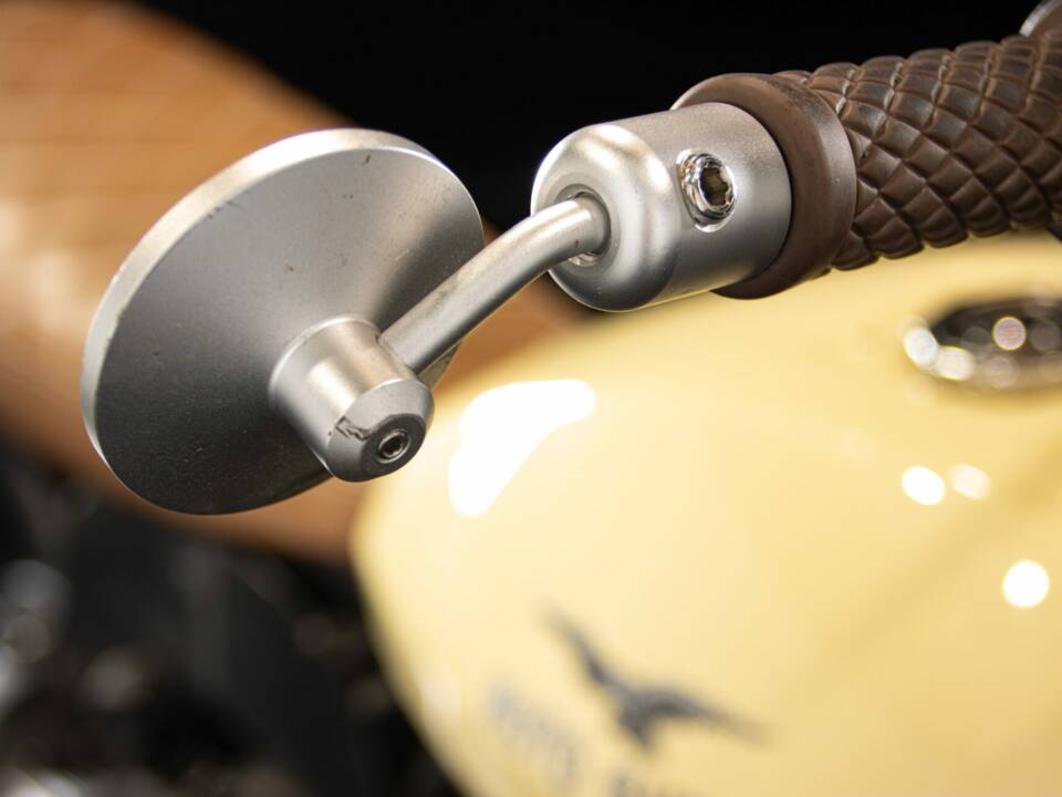 Image 41/50 of Moto Guzzi V 35 Imola II (1983)