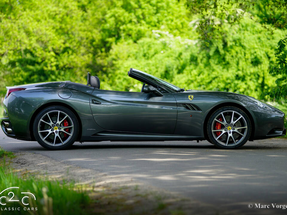 Image 61/85 de Ferrari California (2010)