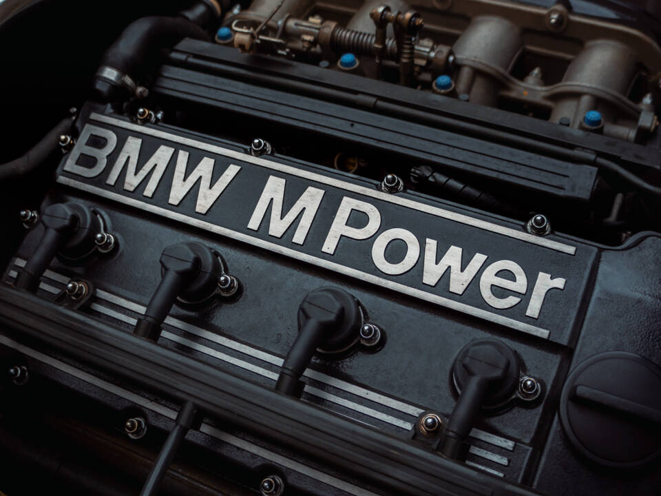 Image 39/42 of BMW 320is (1989)