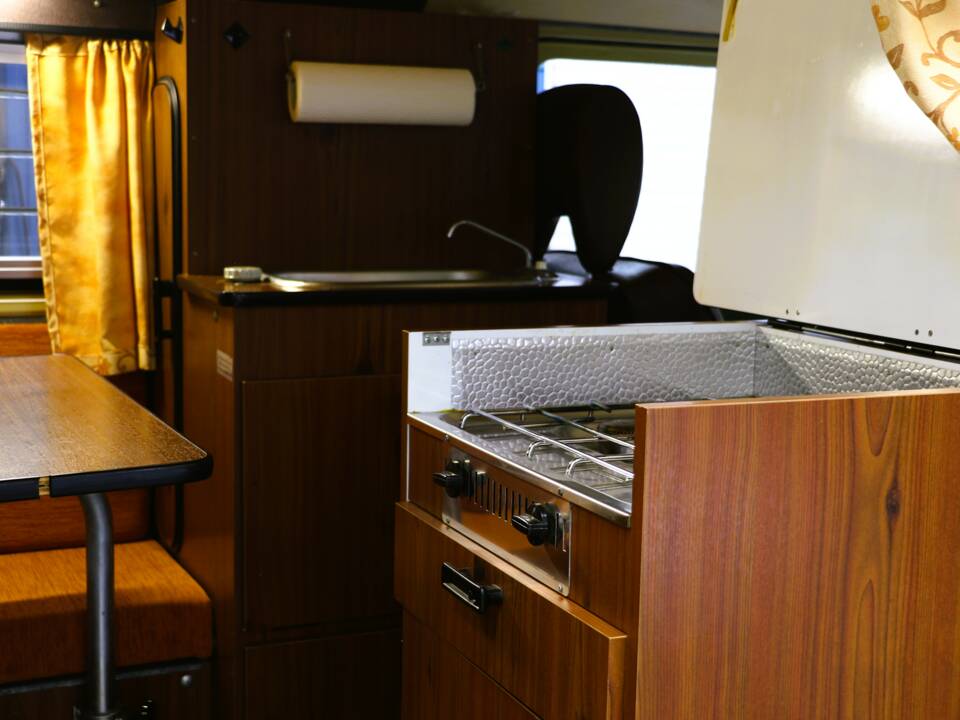 Afbeelding 21/36 van Volkswagen T2b Westfalia (1974)