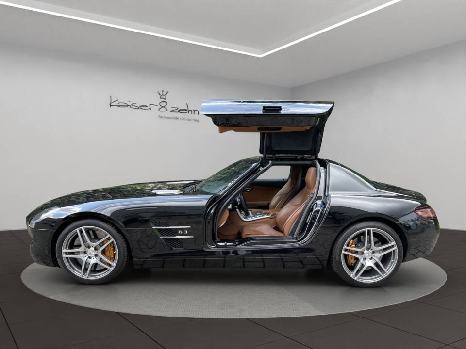 Image 9/16 of Mercedes-Benz SLS AMG (2011)