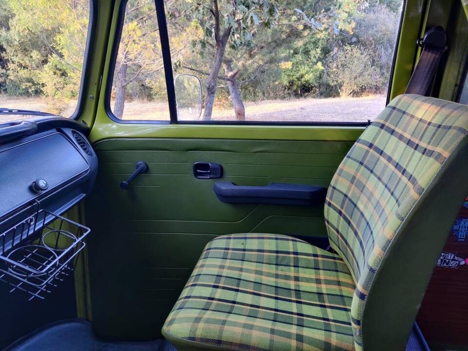 Afbeelding 44/72 van Volkswagen T2b Westfalia (1979)