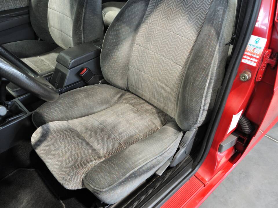 Bild 18/30 von Alfa Romeo 75 2.0 Twin Spark (1988)