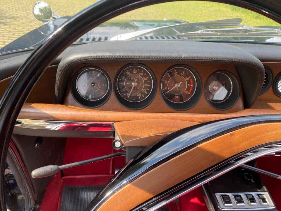 Image 59/79 of BMW 2000 CS (1969)