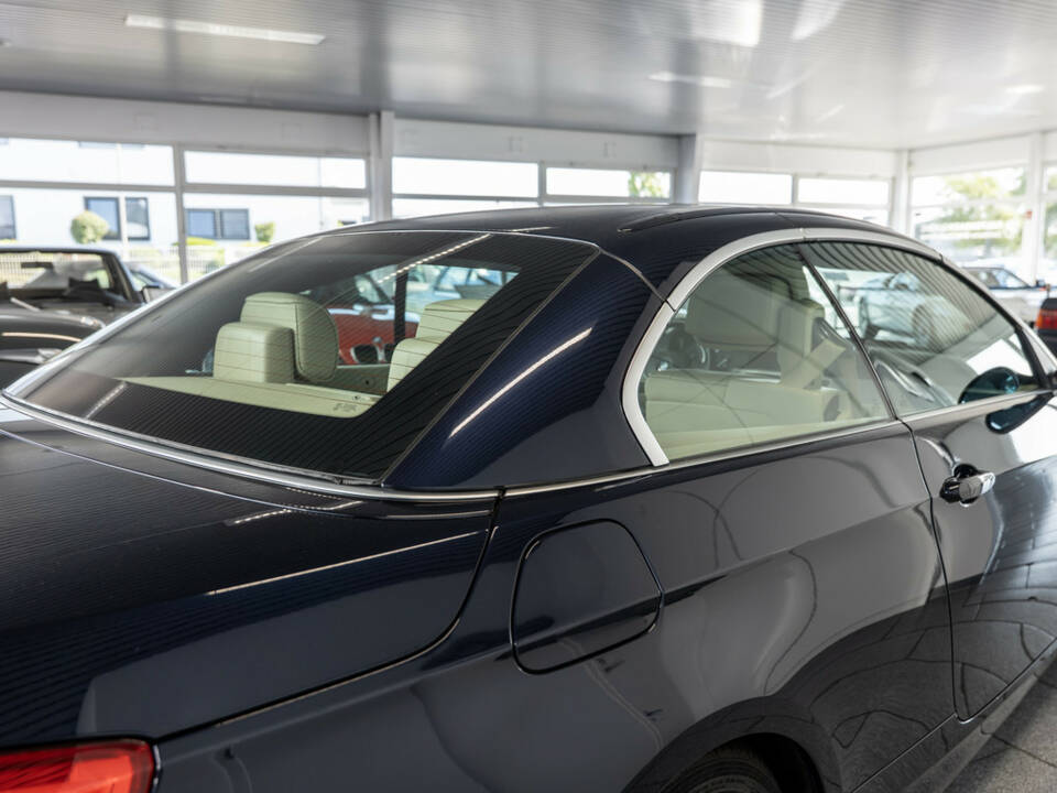 Image 30/31 of BMW 320i (2008)