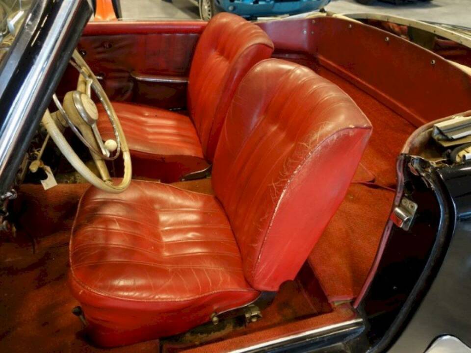 Image 28/43 of Mercedes-Benz 190 SL (1962)