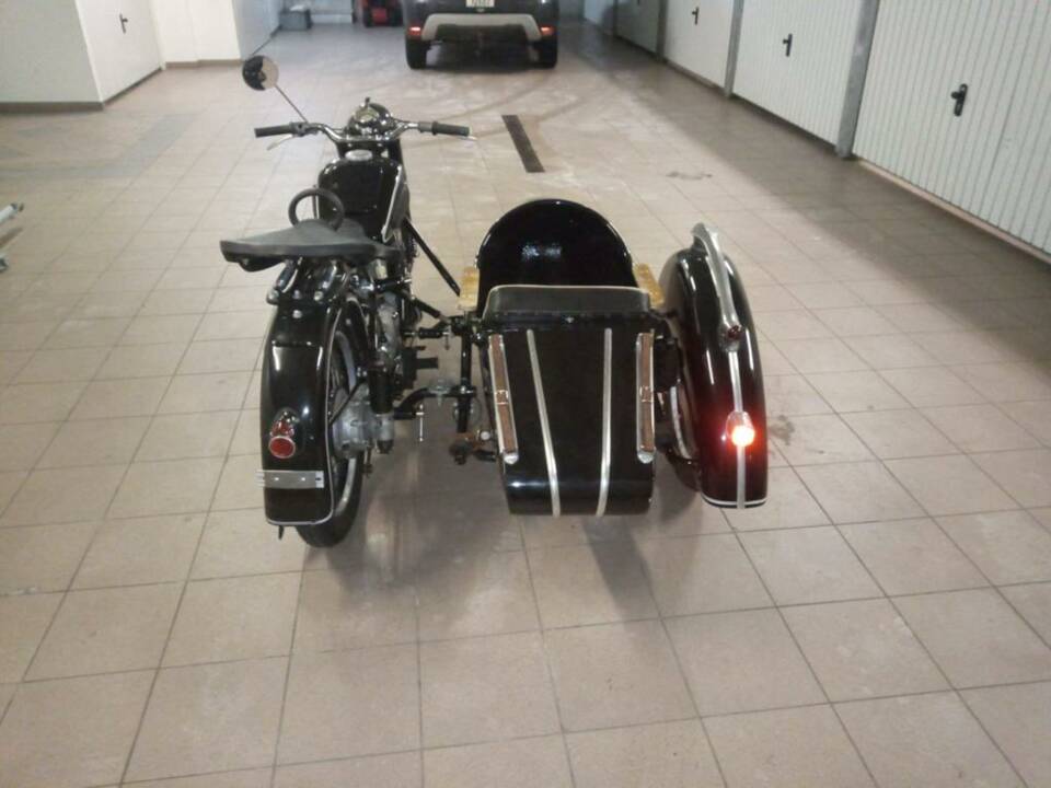Image 1/7 of BMW R 25 (1951)