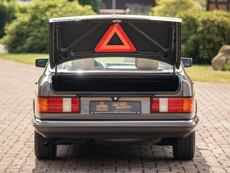 Bild 17/76 von Mercedes-Benz 500 SEL (1985)