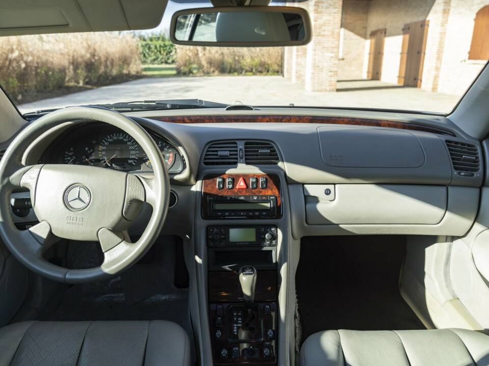 Imagen 27/50 de Mercedes-Benz CLK 230 Kompressor (2002)