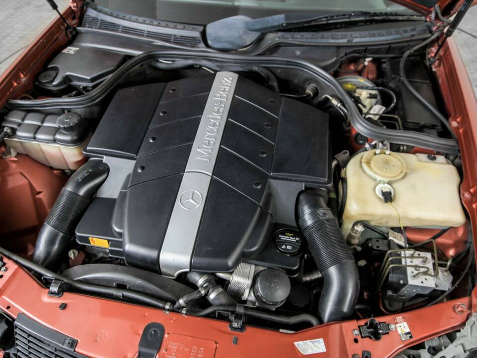 Image 39/50 of Mercedes-Benz CLK 430 (1999)
