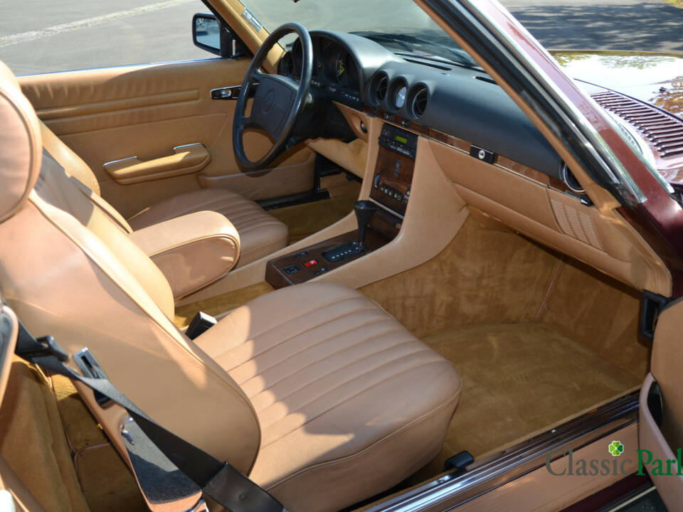 Image 39/50 of Mercedes-Benz 560 SL (1987)