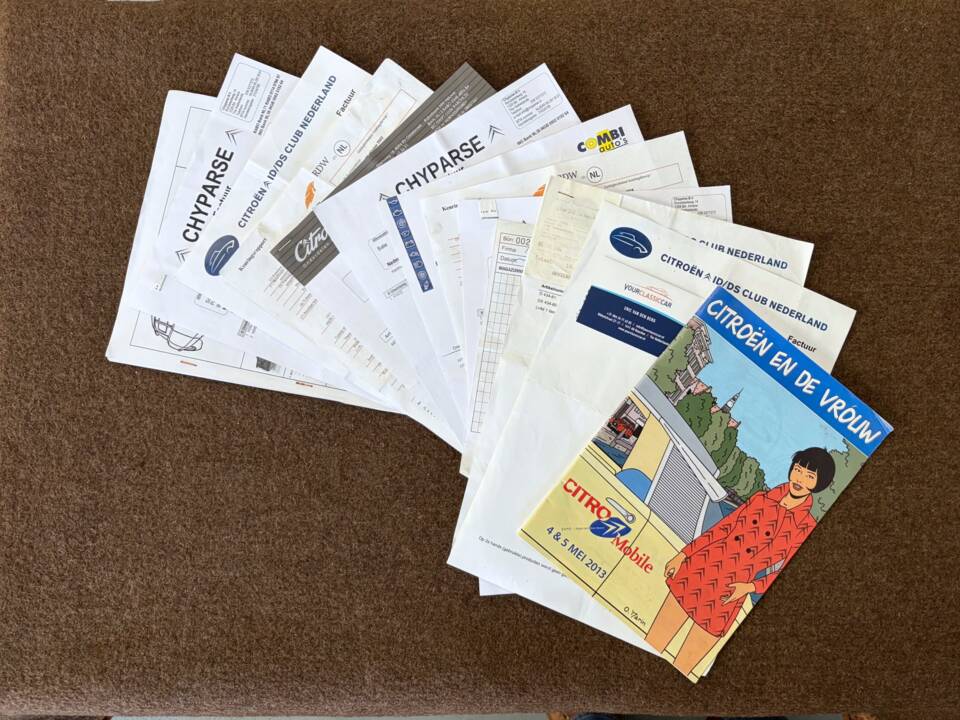 Image 14/23 of Citroën DS 23 Pallas (1973)